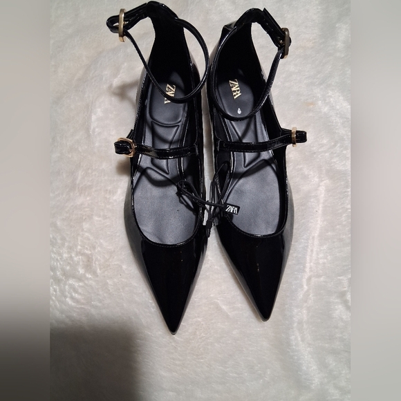 Zara Black Loafers with Glossy Finish - Picture 3 of 8